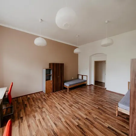 Apartmanovy Dum Kolej Jinak - Dostupne Ubytovani V Usti Nejen Pro Studenty *
