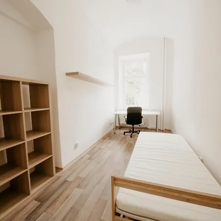Apartmanovy Dum Kolej Jinak - Dostupne Ubytovani V Usti Nejen Pro Studenty *