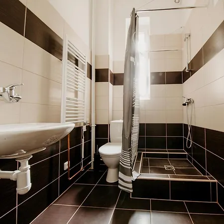 Apartmanovy Dum Kolej Jinak - Dostupne Ubytovani V Usti Nejen Pro Studenty