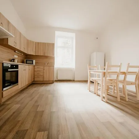 דירה Apartmanovy Dum Kolej Jinak - Dostupne Ubytovani V Usti Nejen Pro Studenty Ústí nad Labem