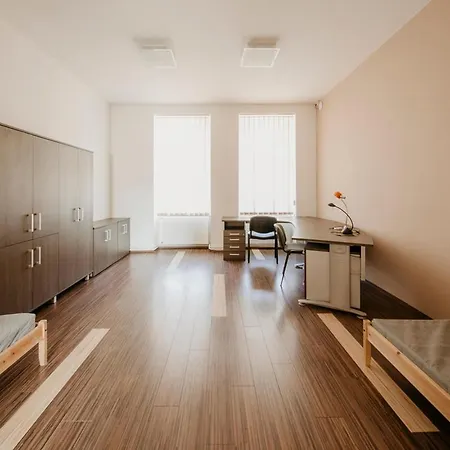 Apartmanovy Dum Kolej Jinak - Dostupne Ubytovani V Usti Nejen Pro Studenty דירה